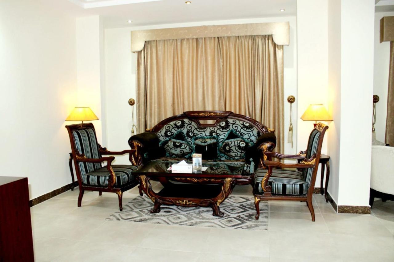 Tourist Hotel Doha Buitenkant foto