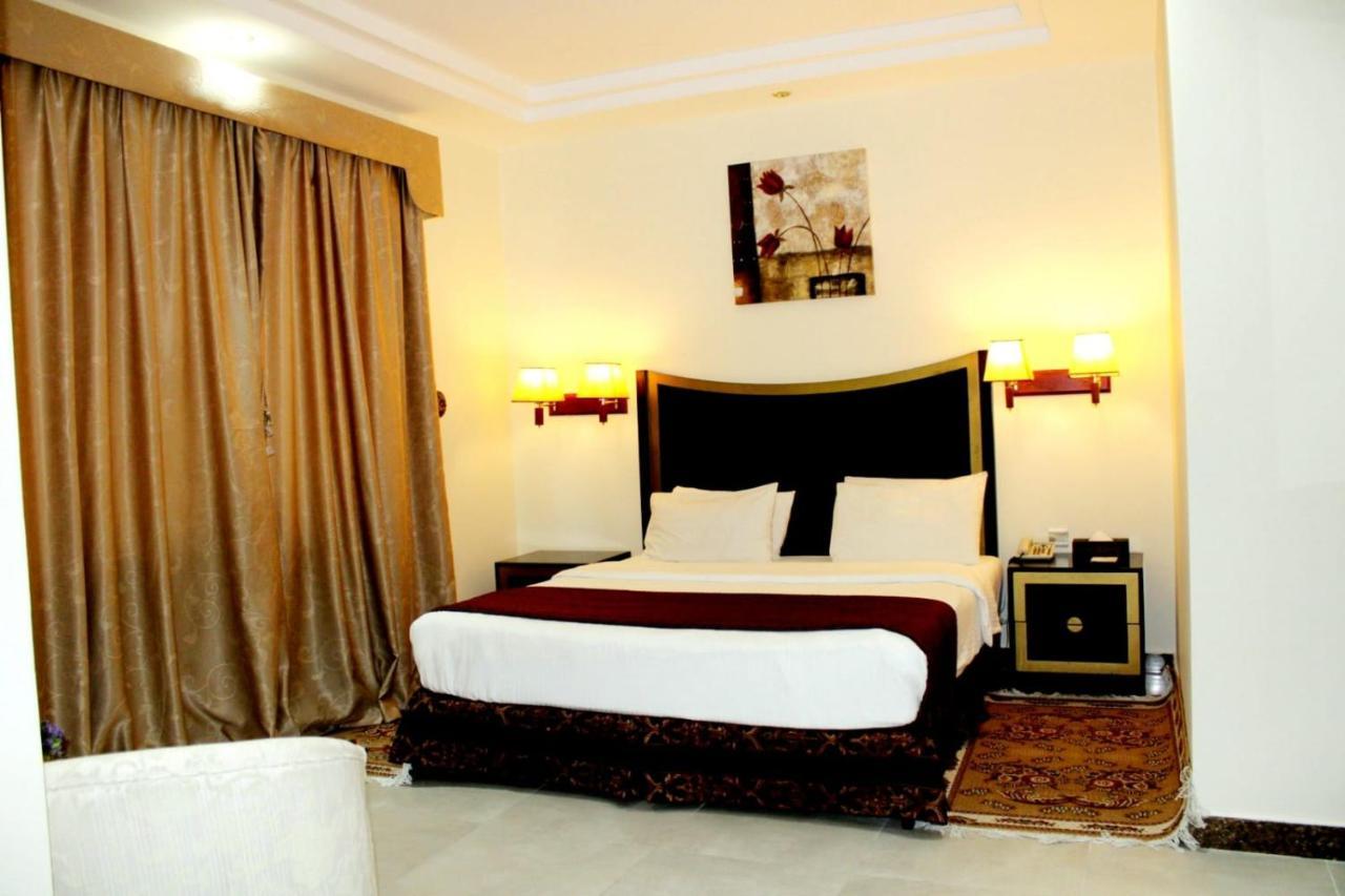Tourist Hotel Doha Buitenkant foto