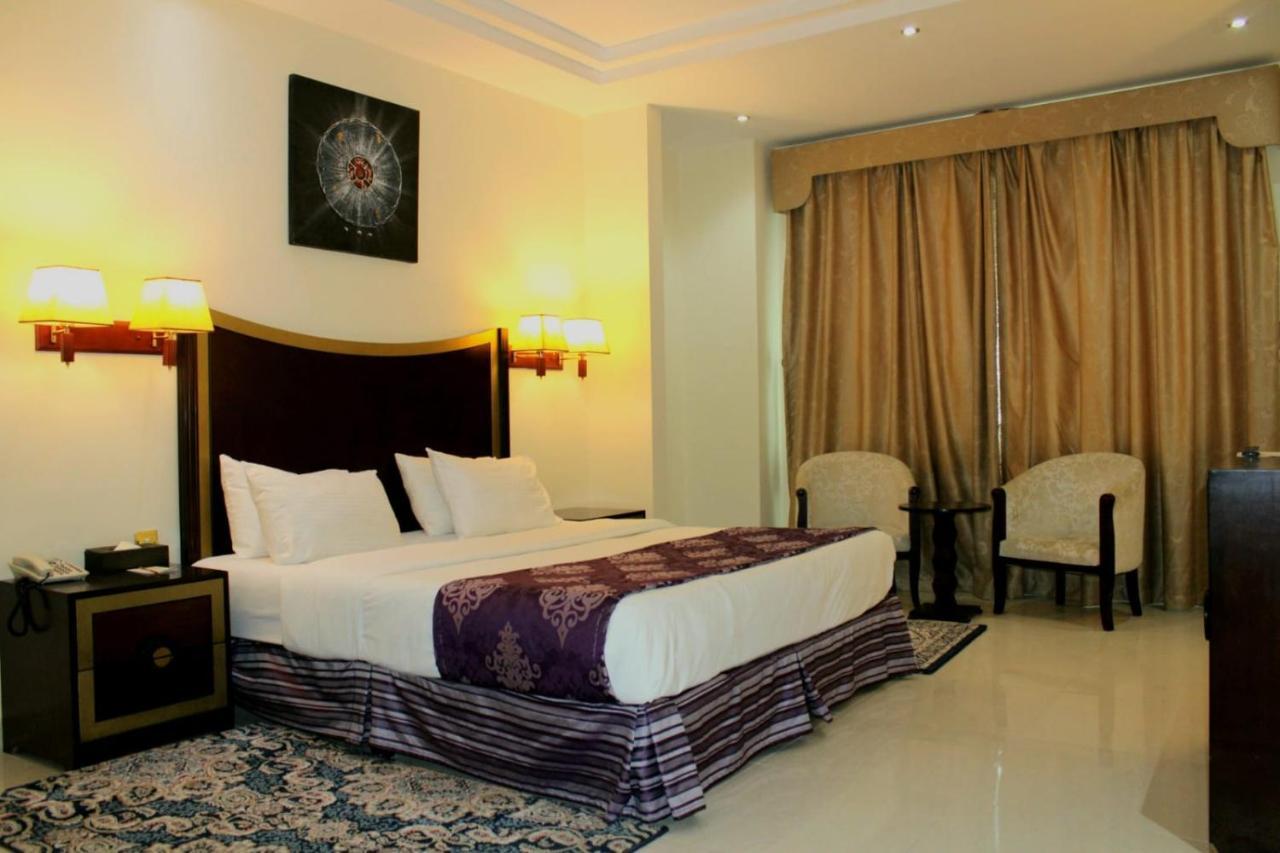 Tourist Hotel Doha Buitenkant foto
