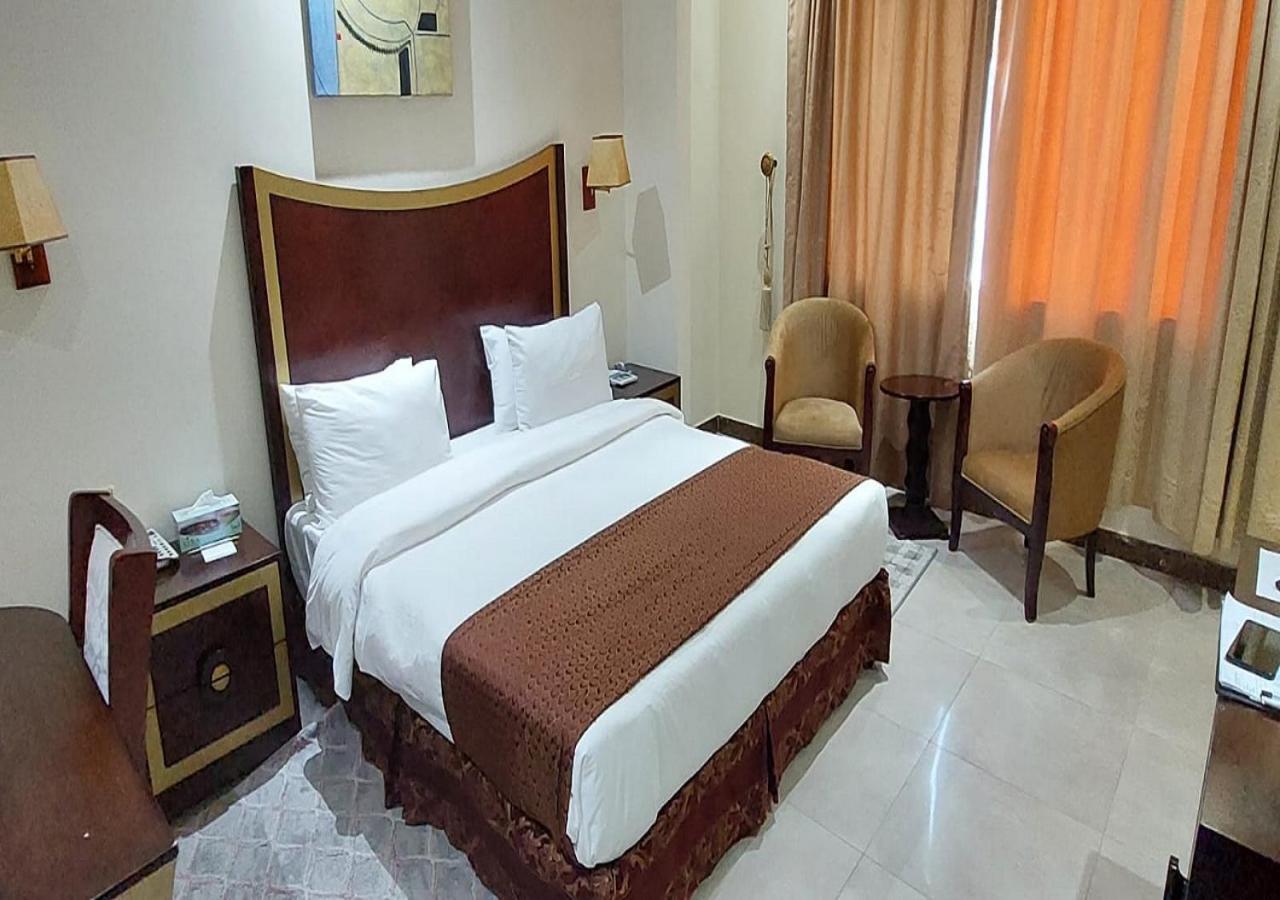 Tourist Hotel Doha Buitenkant foto