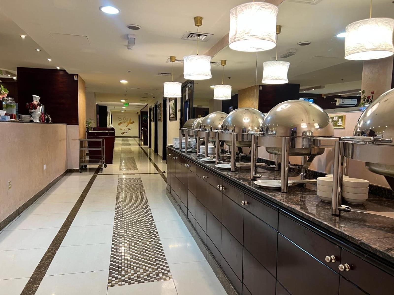 Tourist Hotel Doha Buitenkant foto