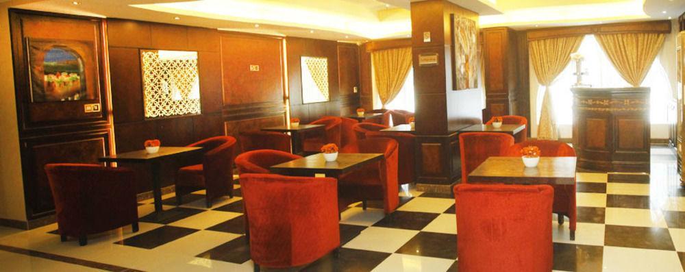 Tourist Hotel Doha Buitenkant foto