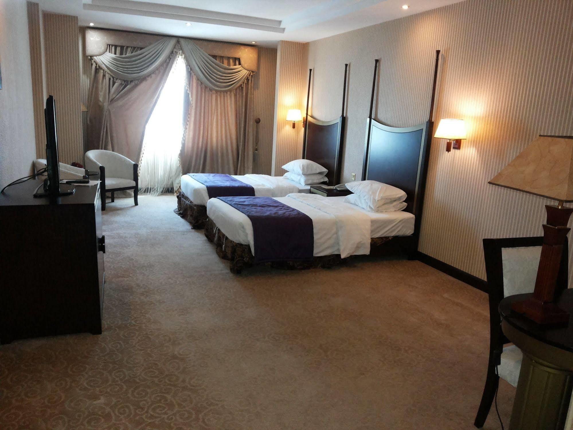 Tourist Hotel Doha Buitenkant foto